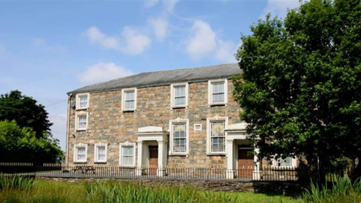 Ffestiniog House | Chapel House in Blaenau Ffestiniog