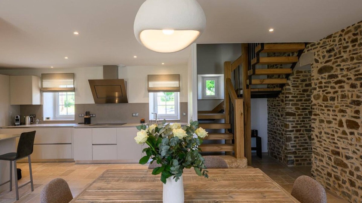 Saint-Sauveur-le-Vicomte Cottage | Character house with indoor pool and sauna