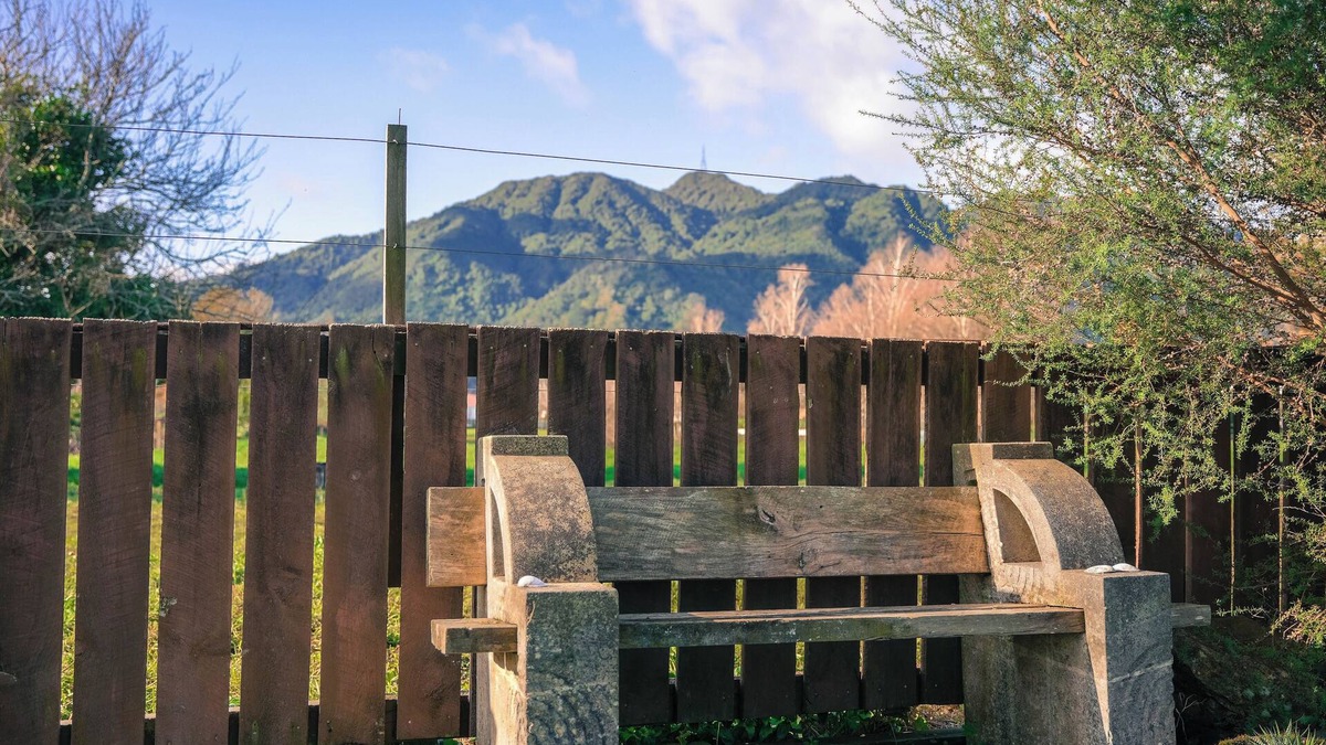 Te Aroha Cottage | Character cottage. Walking distance to mountain and town. Private with spa.