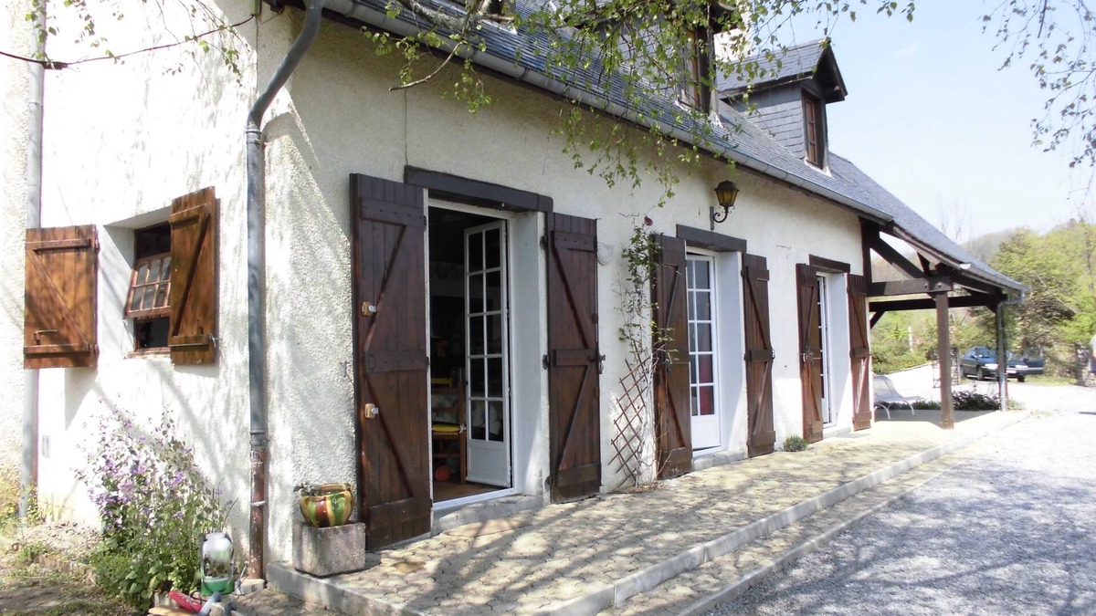Aramits House | Character house with panoramic view of the mountains in a quiet serene