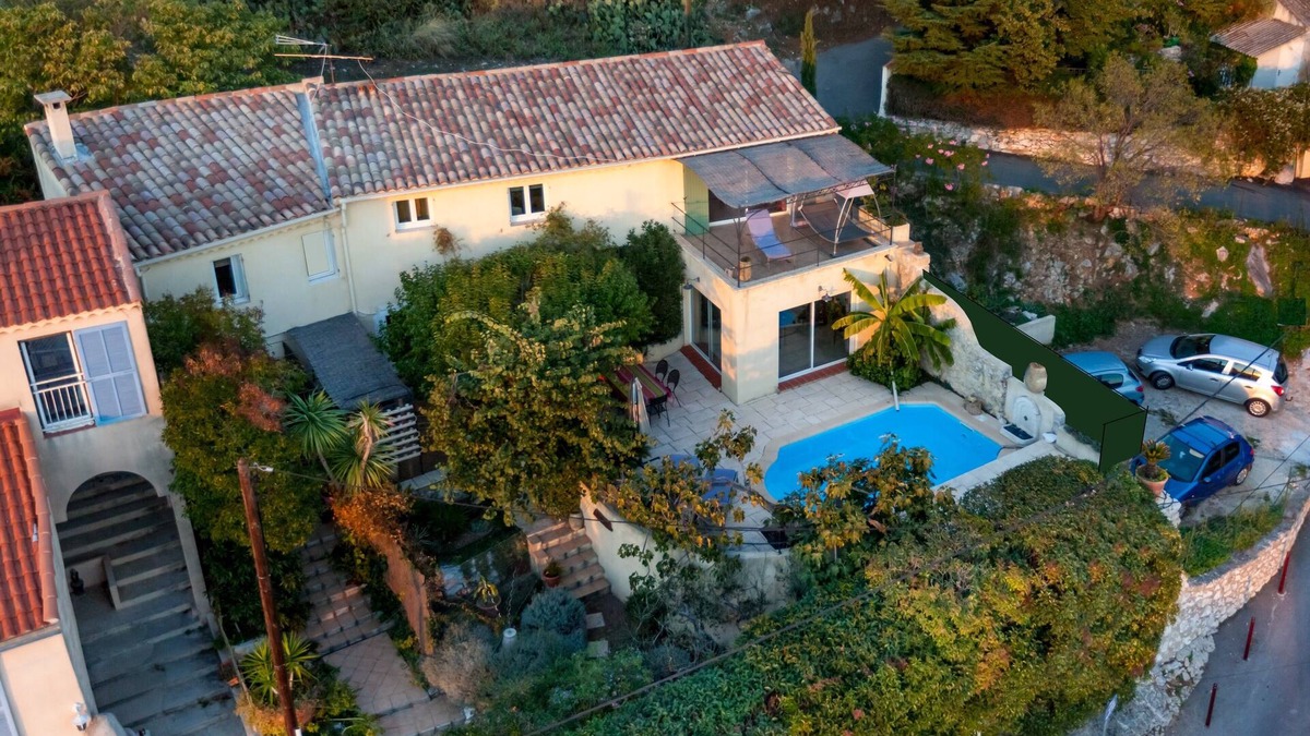 Allauch Villa | Character villa with swimming pool and panoramic view of Marseille harbor