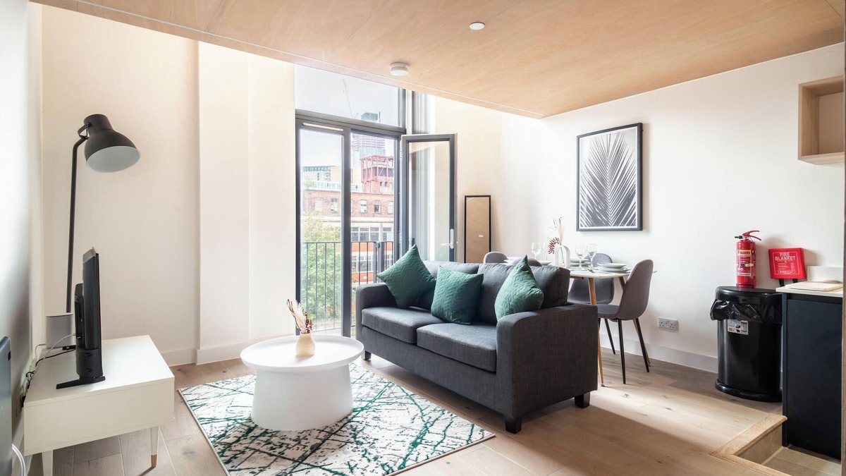 Old Trafford Apartment | Characterful 2 Bedroom Apartment in Manchester
