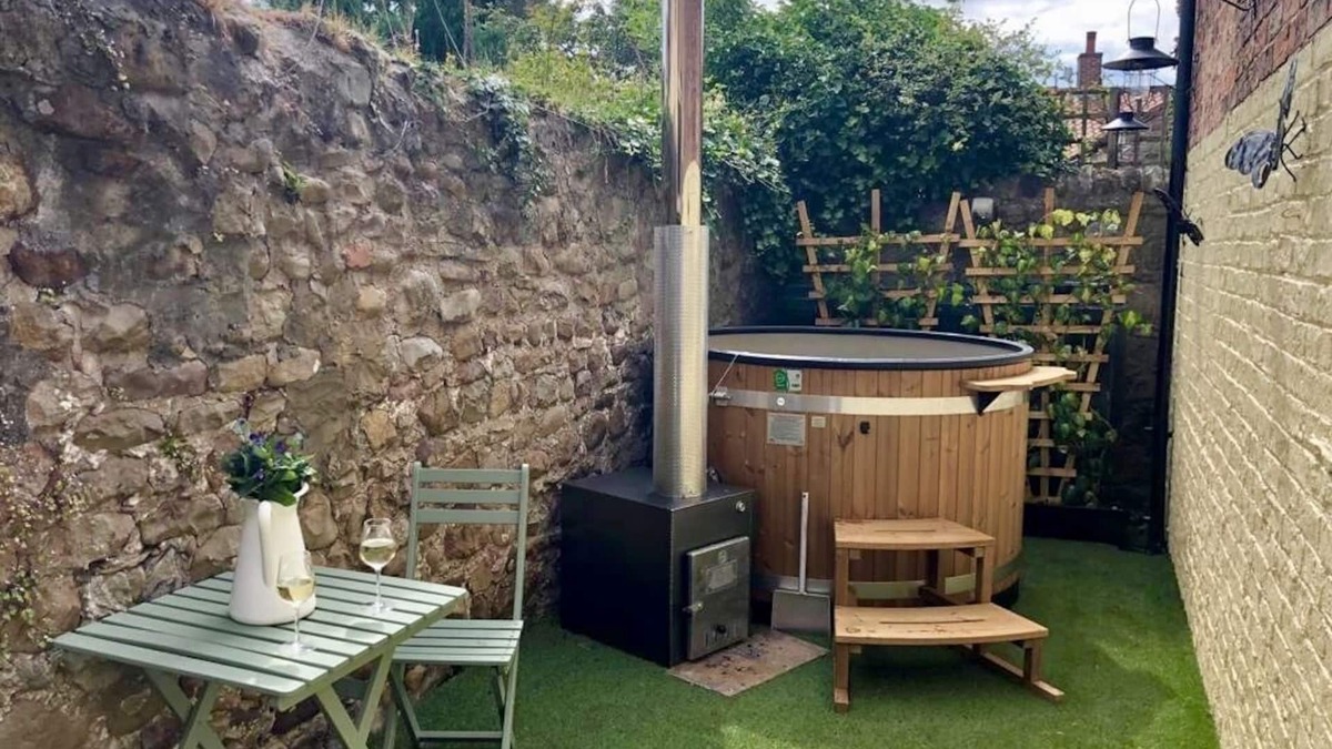 Richmond House | Characterful Home With Hot Tub In Vibrant Village!
