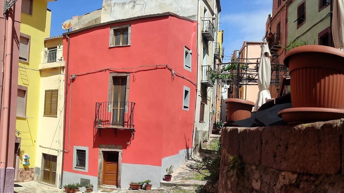 Bosa Historic Centre House | Characteristic little house in the historic center at the foot of the Malaspina castle