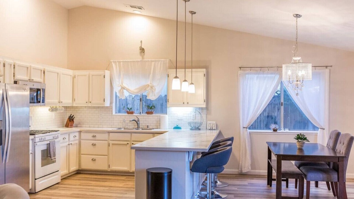 Columbia House | Charade House Redding
