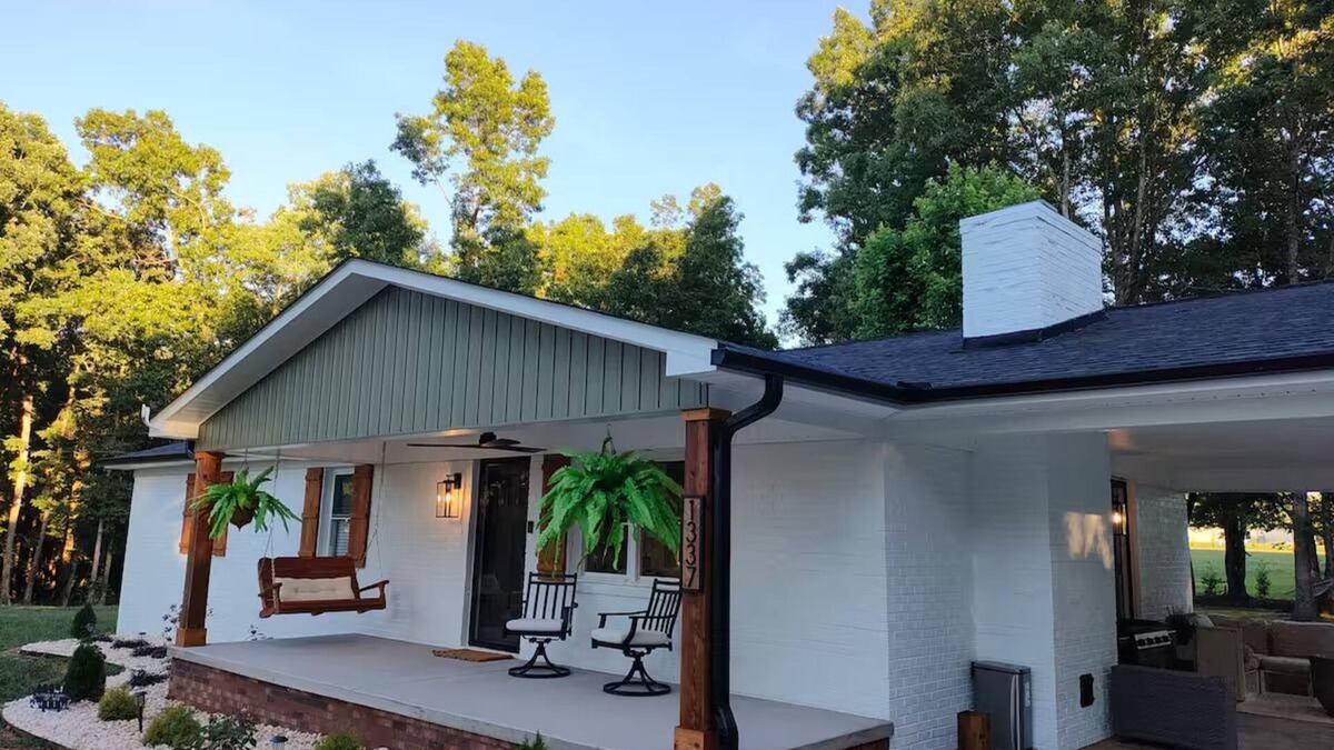 Jonesville House | Chardonnay Cottage Center of Wine Country, Quiet & Private, Blue Ridge Mtns