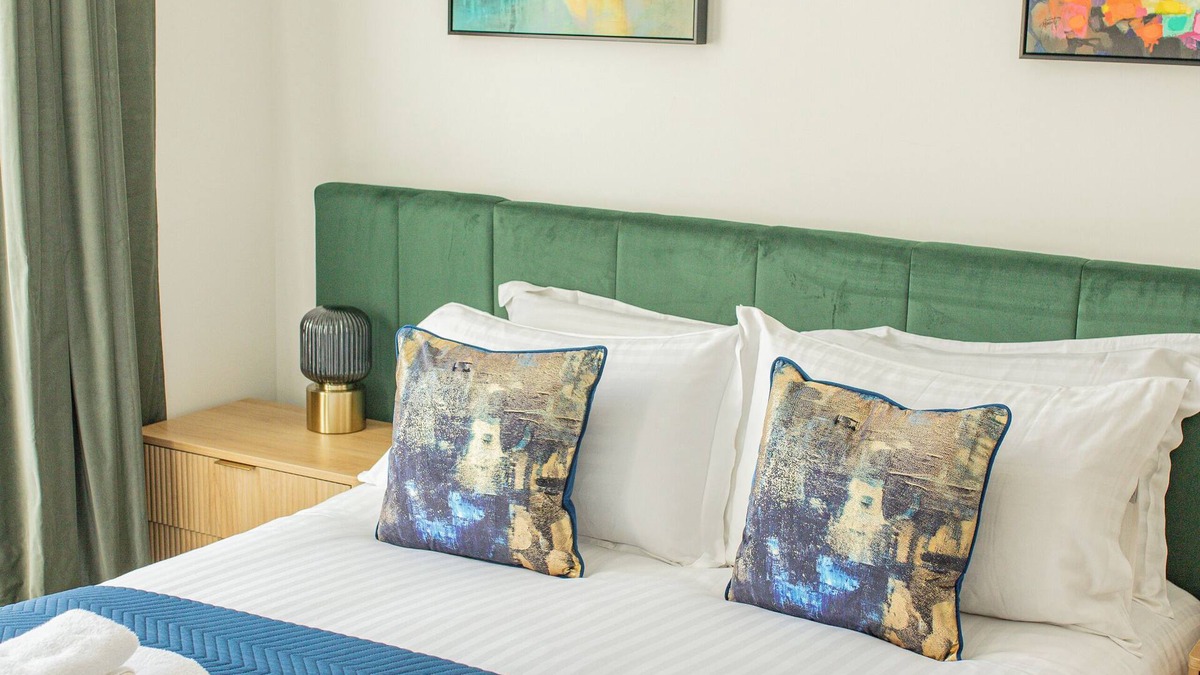 Salisbury Apartment | Charles Hope Salisbury Centre