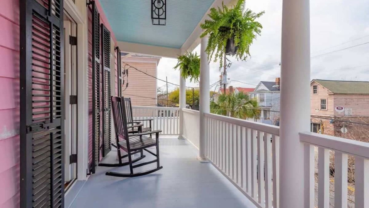 Radcliffeborough House | Charleston Balconies + Charming Cottage House