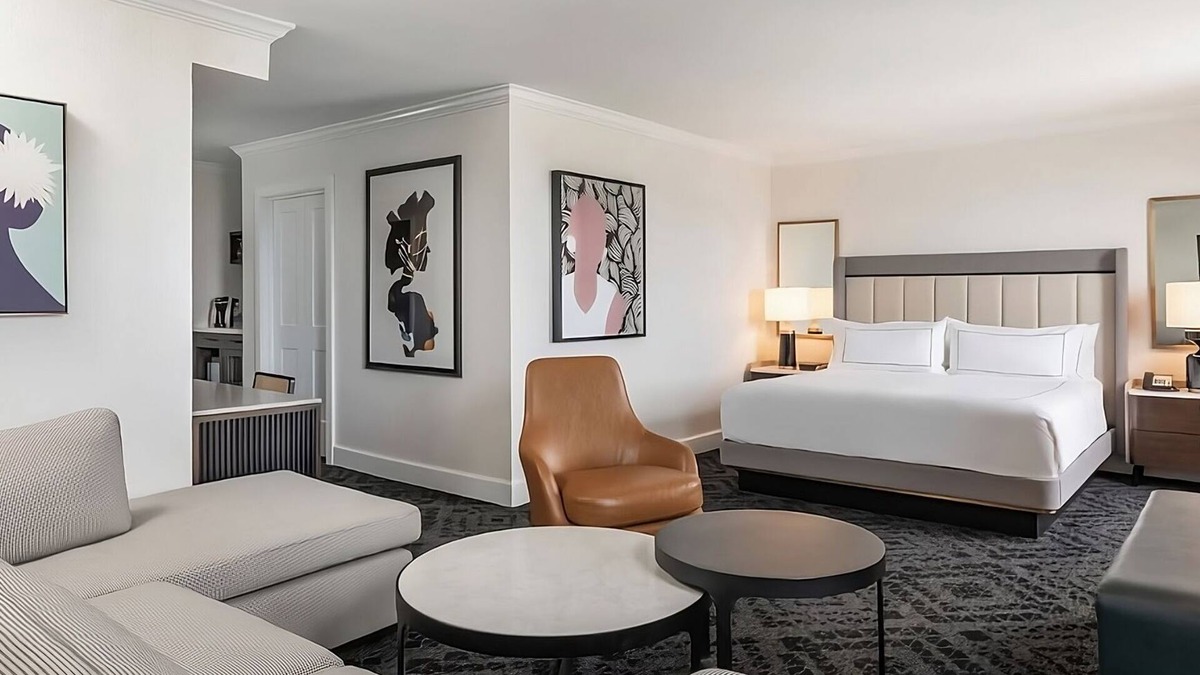 Charleston Historic District Hotel | Charleston Historic District! Outdoor Swimming Pool, Pets Allowed!