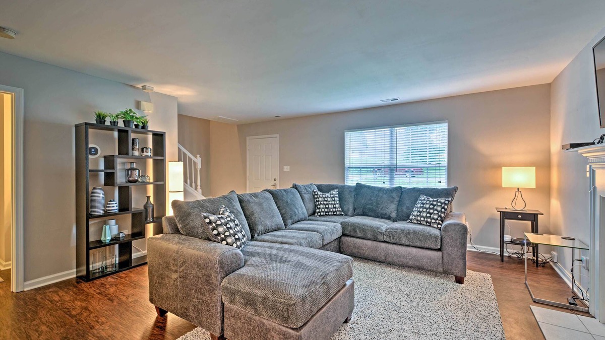 Charlotte House | Charlotte Family Retreat w/Deck, Near UNCC!