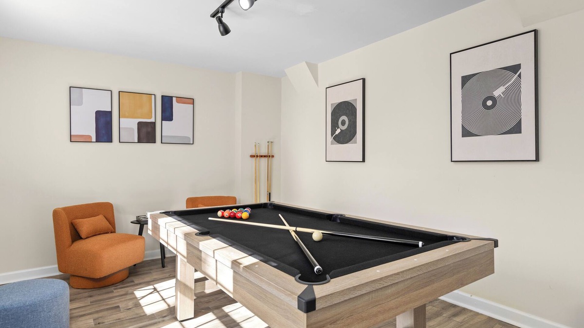 Paw Creek House | Charlotte Game Haven: Pool Table, Games & Fun Near the Action