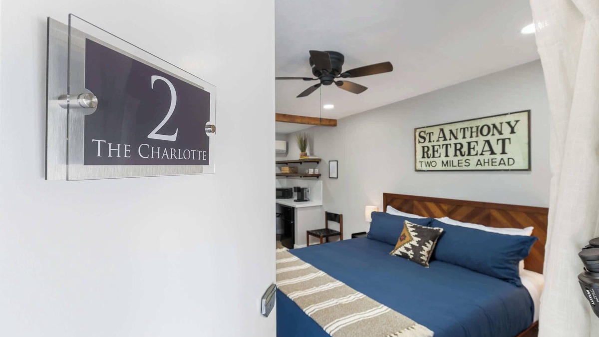 Three Rivers Hotel | Charlotte Sequoia Motel RM2 Ac, Pool, 10Min to SNP