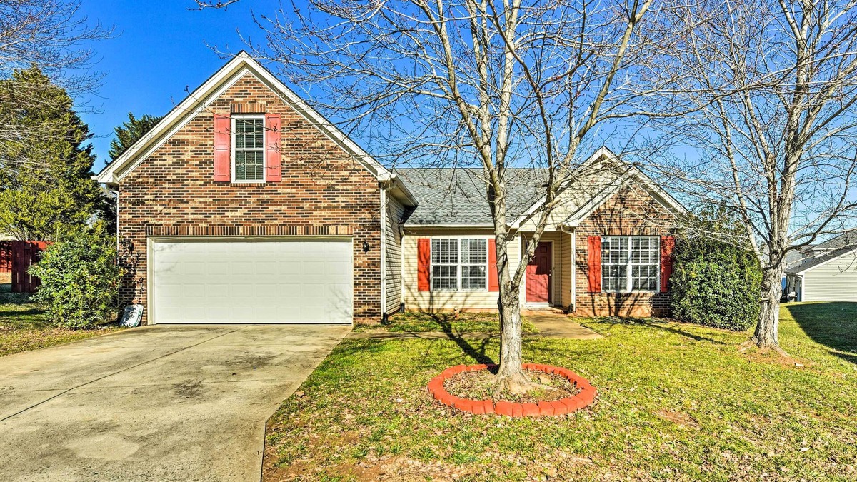 Charlotte House | Charlotte Vacation Rental - 15 Mi to Downtown