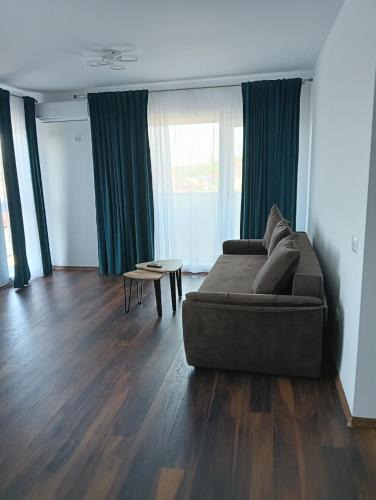 Craiova Apartment | Charlye Apartament