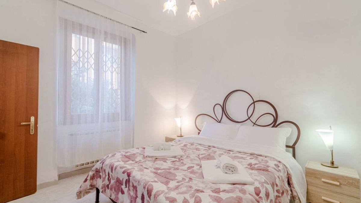 San Fruttuoso Apartment | Charm and Comfort in the Heart of Genoa