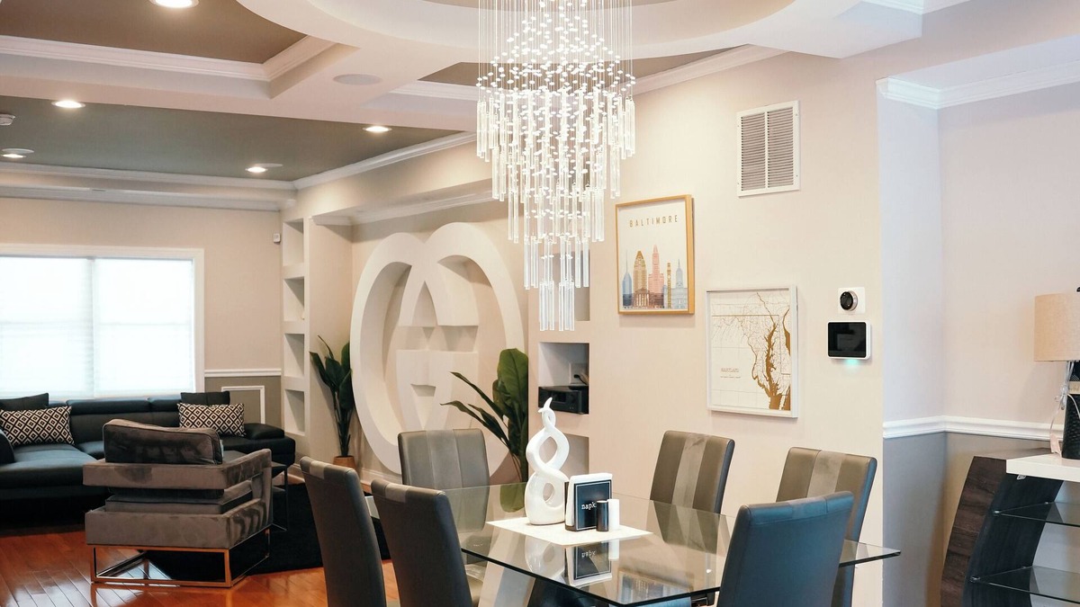 Ashburton House | Charm City Luxury 4 Bedroom Brick Home