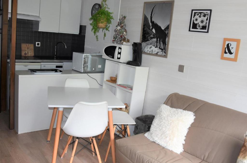 Pralognan-la-Vanoise Apartment | Charmant 2 pièces près des pistes avec balcon et piscine chauffée - FR-1-464-9
