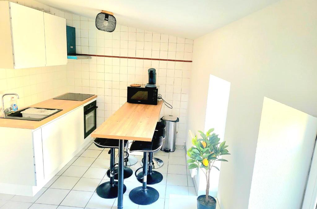 Chateauvert Apartment | Charmant appartement 2 chambres 400 m centre gare