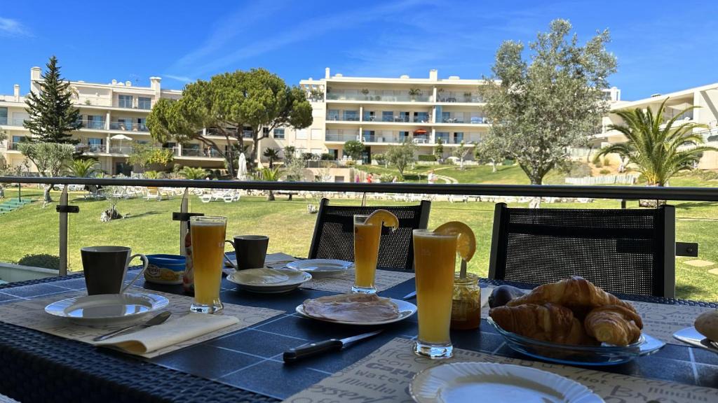 Albufeira Apartment | Charmant appartement, calme avec vue piscine, 1km de la plage, Olhos de Agua
