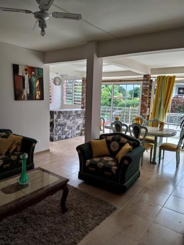 Saint-Joseph Apartment | charmant appartement gondeau jambette