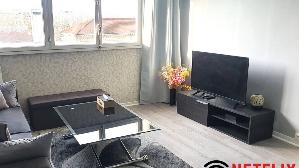 Le Pre-Saint-Gervais Apartment | Charmant et Spacieux Appartement aux Portes de Paris