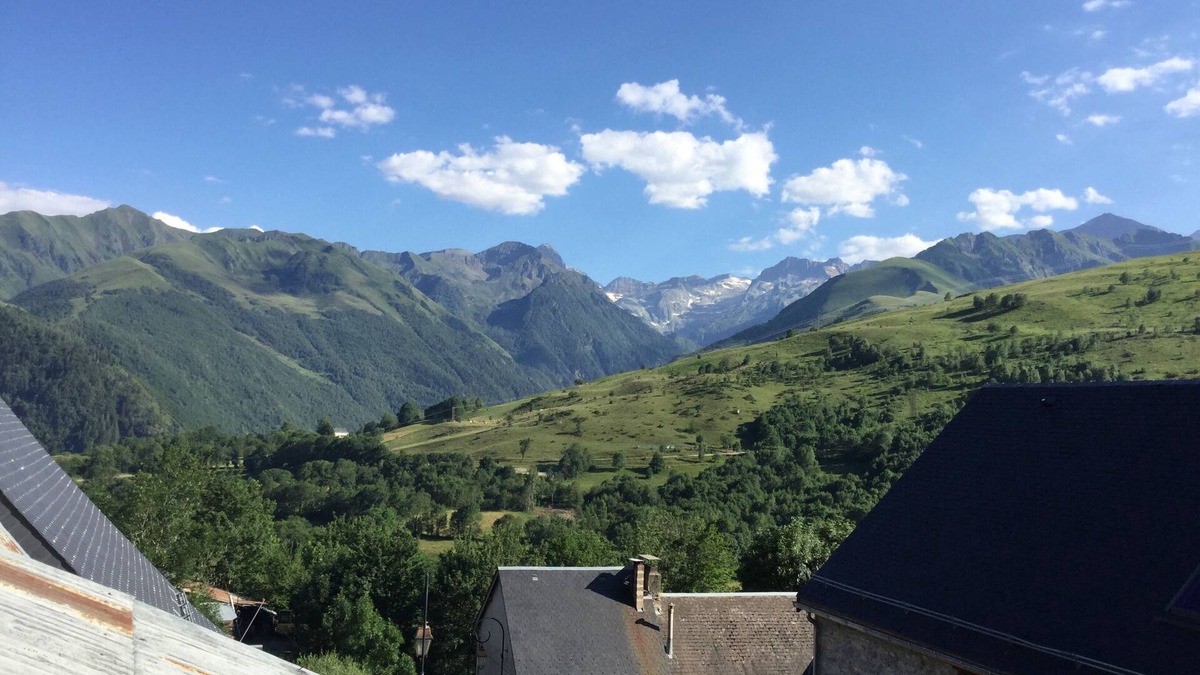 Poubeau Apartment | Charmant Gîte de Montagne Avec Terrasse et vue sur les Montagnes
