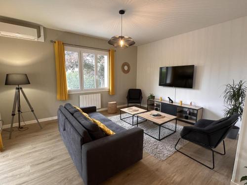 Brout-Vernet House | Charmant pavillon rénové avec jardin et climatisation - FR-1-489-417