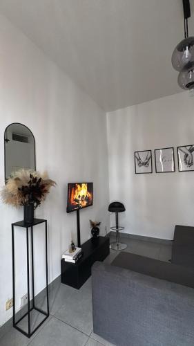 Mellet Apartment | Charmant studio à 5 min de la Gare du Midi, 1-2 pe