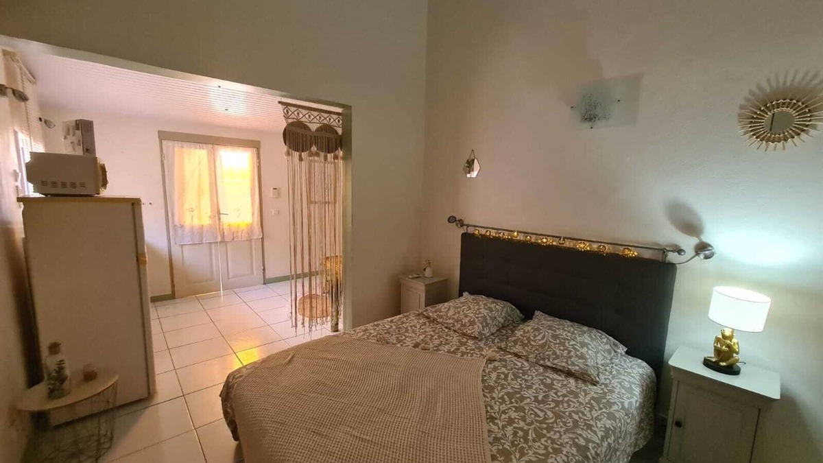 Dampierre Apartment | Charmant Studio Avec Piscine A 5 Minutes DE LA Plage!
