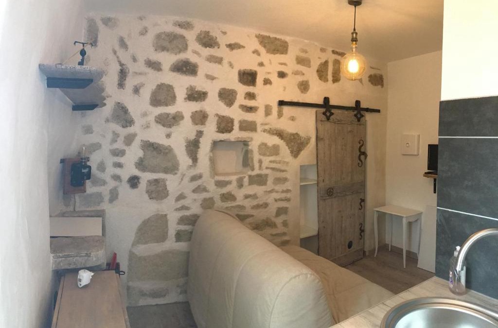 Capestang Apartment | CHARMANT STUDIO