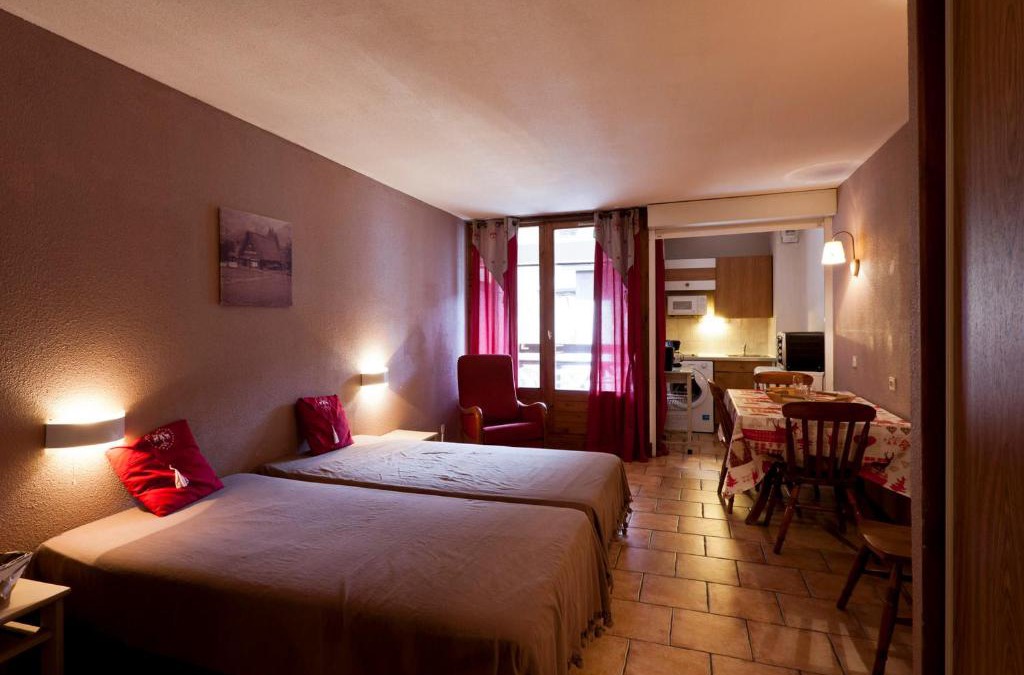 Brides-les-Bains Apartment | Charmant studio pour 4 pers. avec balcon, parking et wifi, à deux pas des Thermes et du centre village - FR-1-512-212