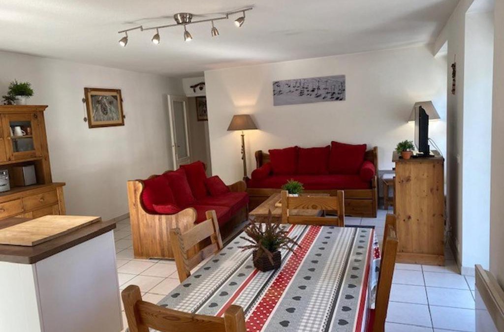 Brides-les-Bains Apartment | Charmant T3 à Brides-les-Bains - Résidence Moderne Proche Télécabine et Thermes - FR-1-512-148