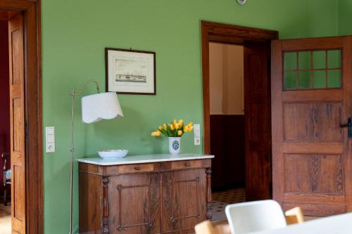 Arenberg Apartment | Charmante Wohnung im historischen Forsthaus Elisenhof nahe Koblenz