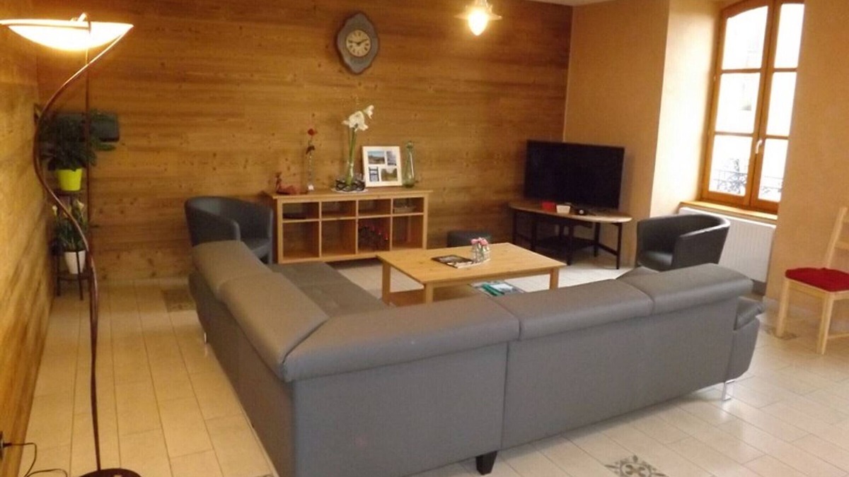 Chalinargues Cottage | Charming Mountain House, Near Ski Resort, Fully Equipped, Pet Friendly, Enclosed Garden