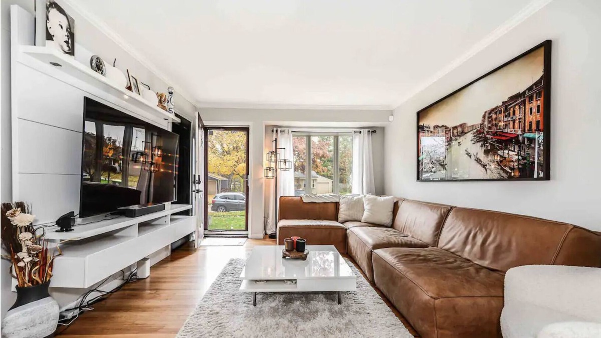 Milford House | Charming 4 Bedroom - Close to Downtown