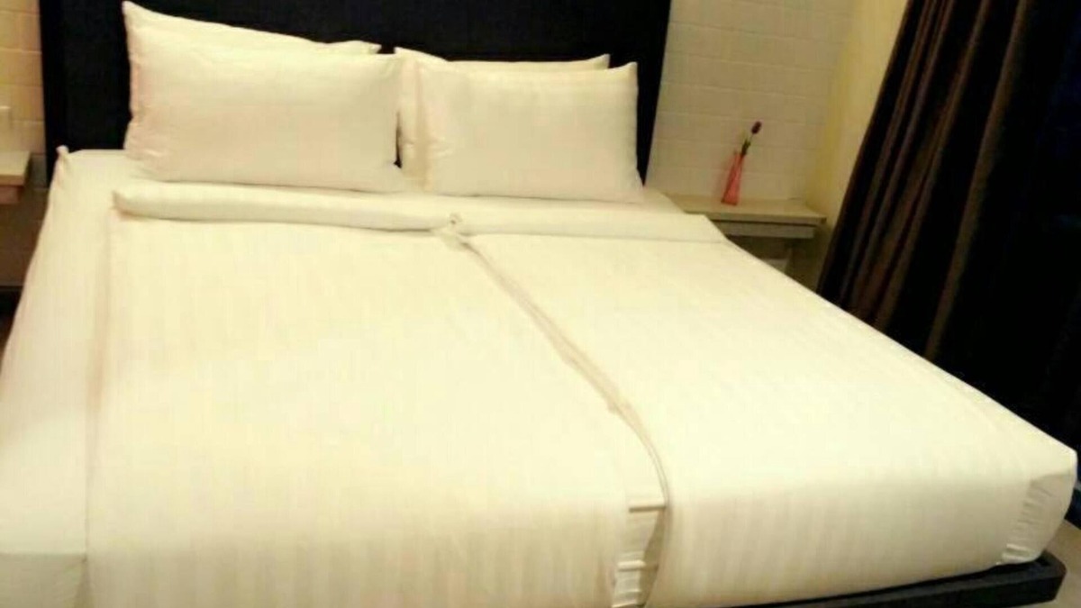 Suan Luang Hotel | Charming Double Room in Hotel close to Airport