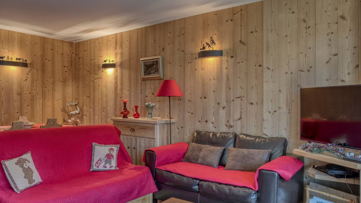 Megeve Apartment | Charming 1-Bed Apartment with Pool & Tennis, 11-min Walk to Megève Centre