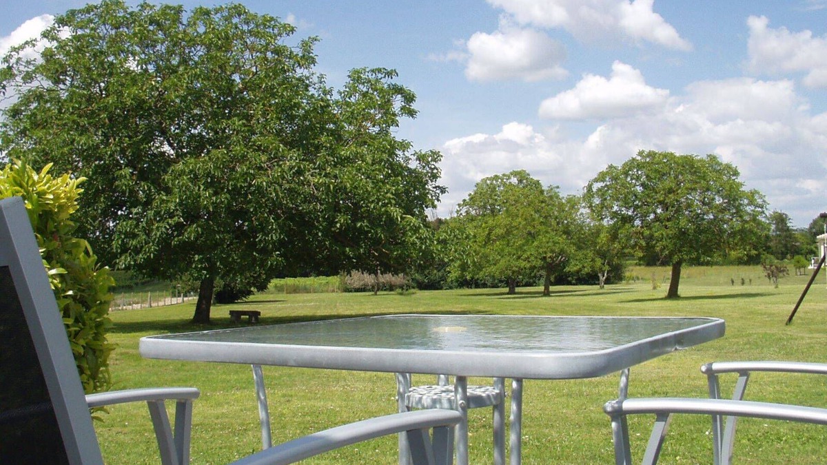 Segonzac House | Charming 1-bed cottage in the heart of Cognac vineyards with pool & games room