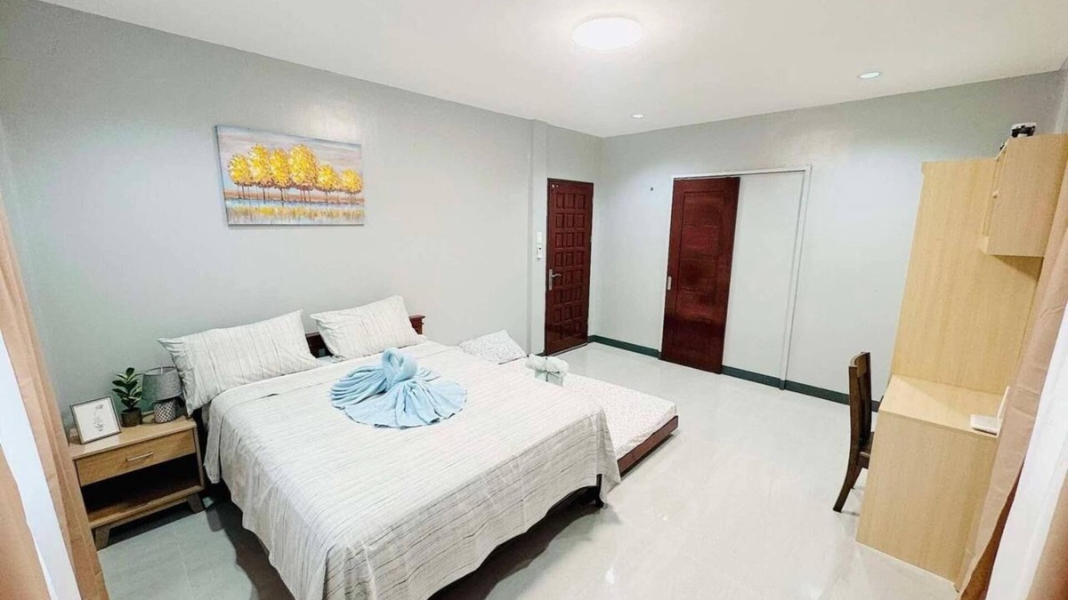 Oslob House | Charming 1-bed house in with lovely ocean views 7 mins to whale shark watching.