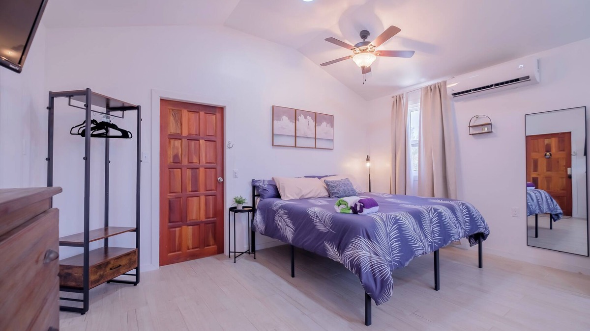 Caye Caulker Apartment | Charming 1-bed studio apartment in awesome Caye Caulker with AC