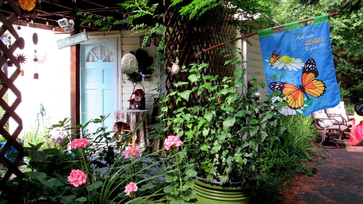 Pilot Mountain Cottage | Charming 1-bedroom cottage with WiFi, AC in quaint Pilot Mountain.