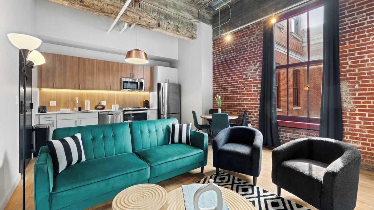 Downtown St. Louis Apartment | Charming 1-Bedroom, 1-Bathroom Loft in St. Louis with a Terrace, Rooftop, Gym