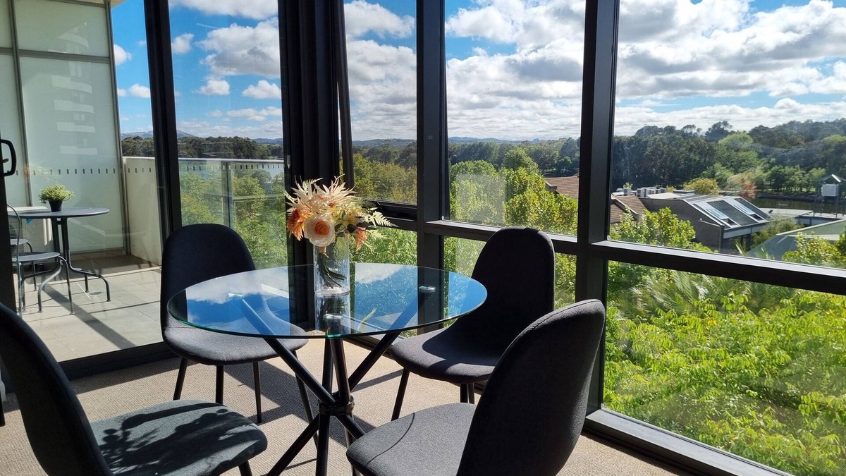 Bruce Apartment | Charming 1-bedroom apartment in marvelous Belconnen with views of lake