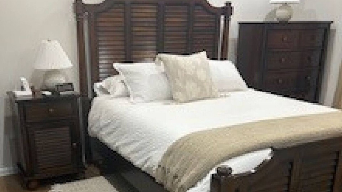 Devonshire Apartment | Charming 1-bedroom apartment centrally located to all that Bermuda has to offer