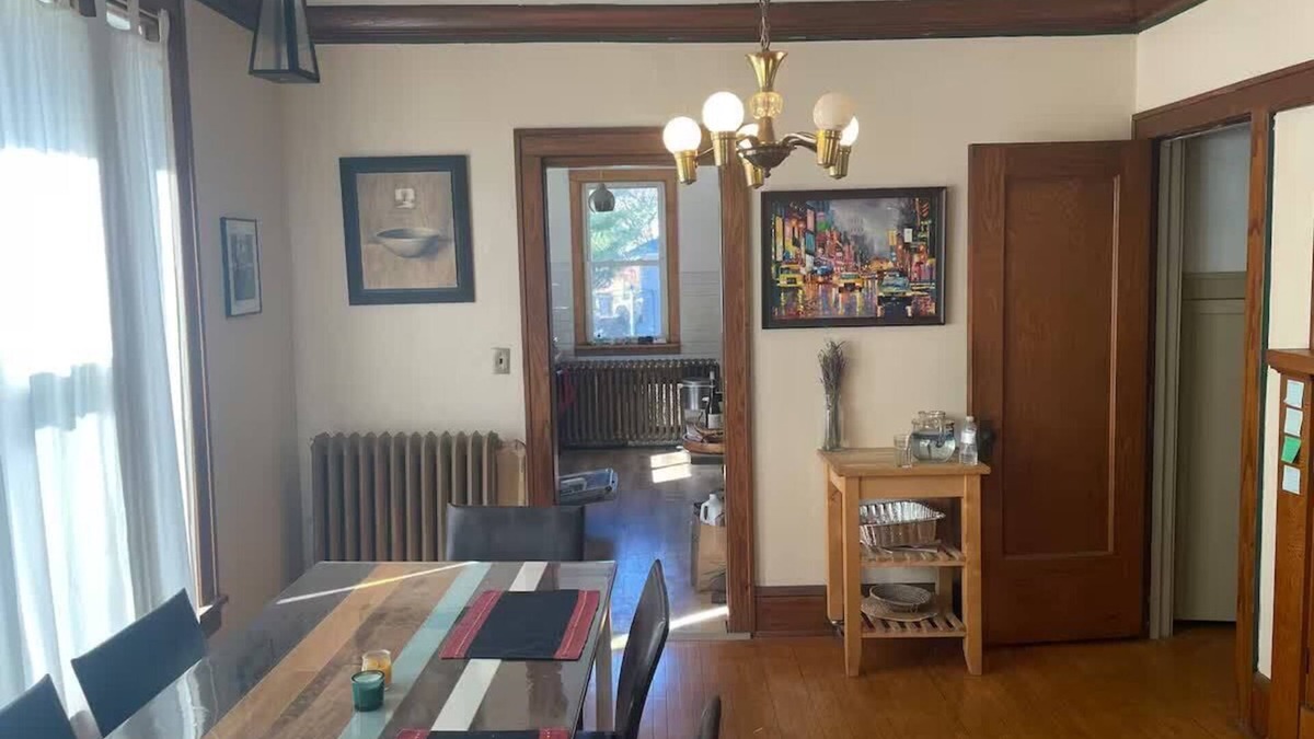 Macalester - Groveland Apartment | Charming 1-bedroom apartment in lovely Saint Paul Duplex