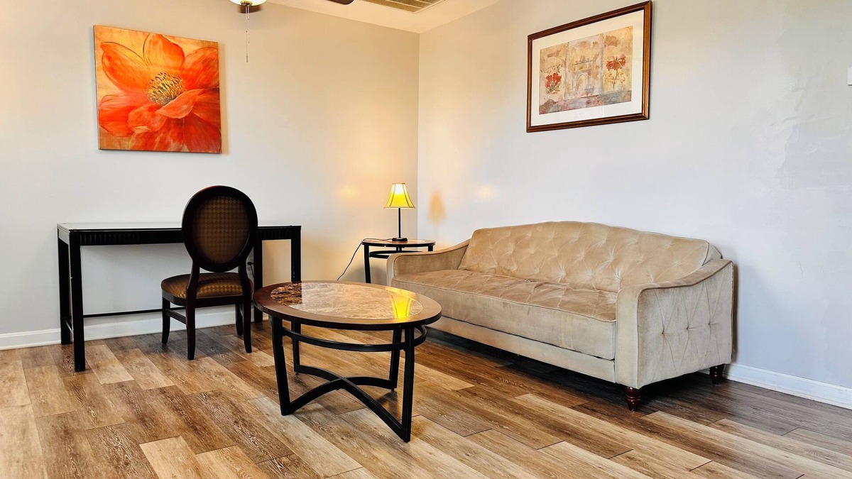 Winchester Apartment | Charming 1-bedroom apartment with AC, WiFi in pleasant Winchester pet-friendly