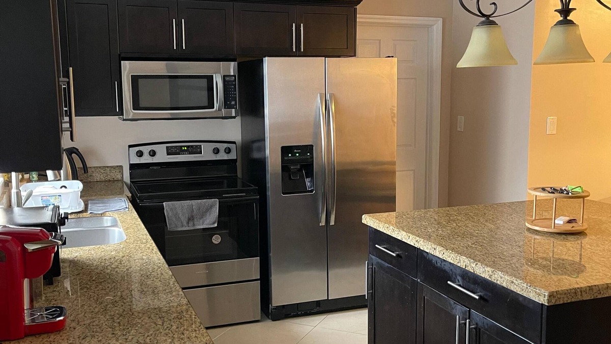 Little Ranches Apartment | Charming 1-bedroom apartment in lovely Hollywood, Fl with WiFi, AC