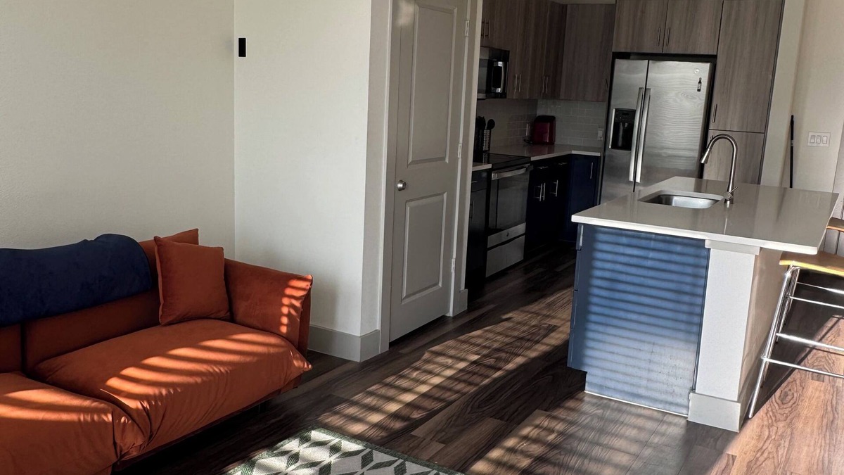 Addison Apartment | Charming 1-bedroom apartment in terrific Addison with fitness room, WiFi