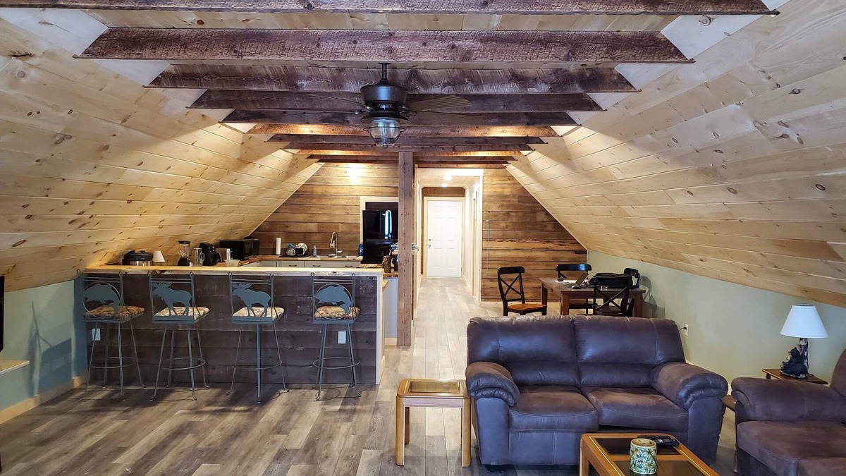 Ryegate Apartment | Charming 1-bedroom, apartment with queen size bed, WiFi, AC in serene Ryegate