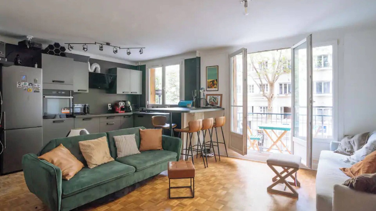 Saint-Fargeau Apartment | Charming 1 bedroom apart with balcony!